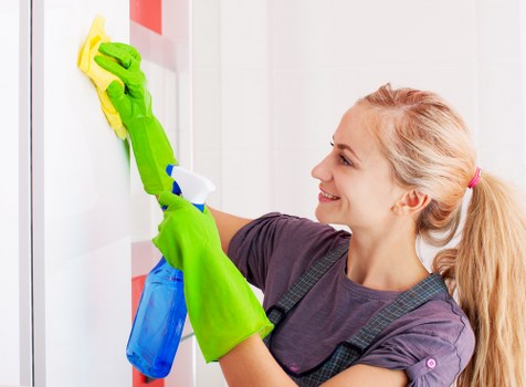 Office and commercial cleaning company in Barnet maintaining a tidy workspace