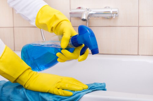 End of tenancy cleaning by a local cleaning company in Barnet
